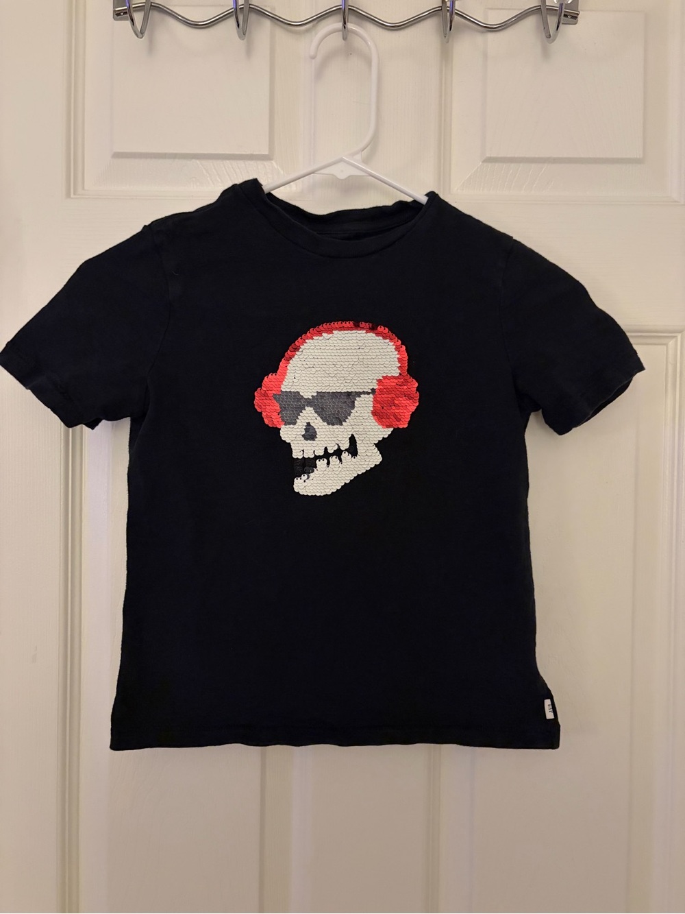 GAP Black Short Sleeve Tee with White Sequin Skull and Red Headphones